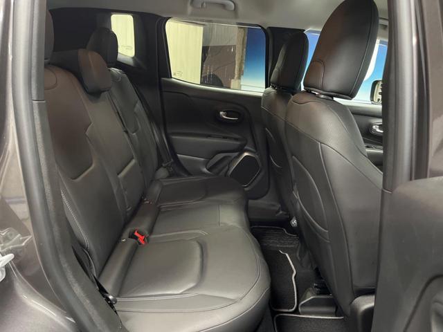 ジープ・レネゲード リミテッド　１オーナー　アダプティブクルーズコントロール　レーンアシスト　ブラインドスポットアシスト　黒革シート　シートヒーター　パワーシート　純正ナビ　ＡｐｐｌｅＣａｒＰｌａｙ　フルセグＴＶ　ＬＥＤヘッドライト（10枚目）