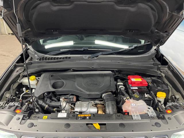 ジープ・レネゲード リミテッド　１オーナー　アダプティブクルーズコントロール　レーンアシスト　ブラインドスポットアシスト　黒革シート　シートヒーター　パワーシート　純正ナビ　ＡｐｐｌｅＣａｒＰｌａｙ　フルセグＴＶ　ＬＥＤヘッドライト（19枚目）