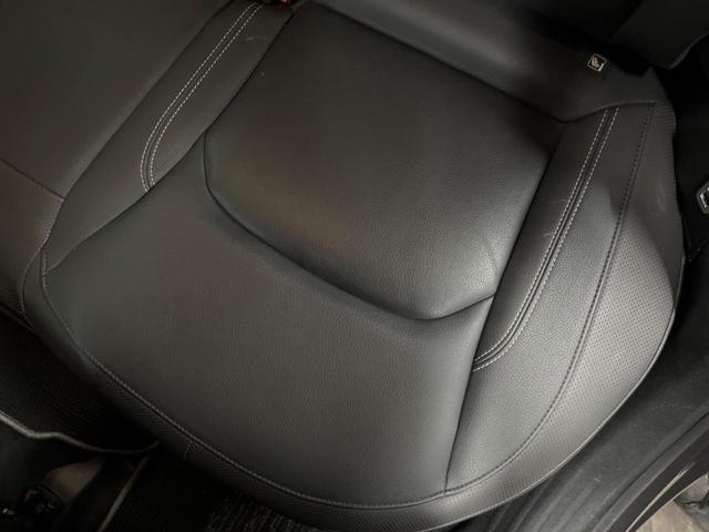 ジープ・レネゲード リミテッド　１オーナー　アダプティブクルーズコントロール　レーンアシスト　ブラインドスポットアシスト　黒革シート　シートヒーター　パワーシート　純正ナビ　ＡｐｐｌｅＣａｒＰｌａｙ　フルセグＴＶ　ＬＥＤヘッドライト（30枚目）