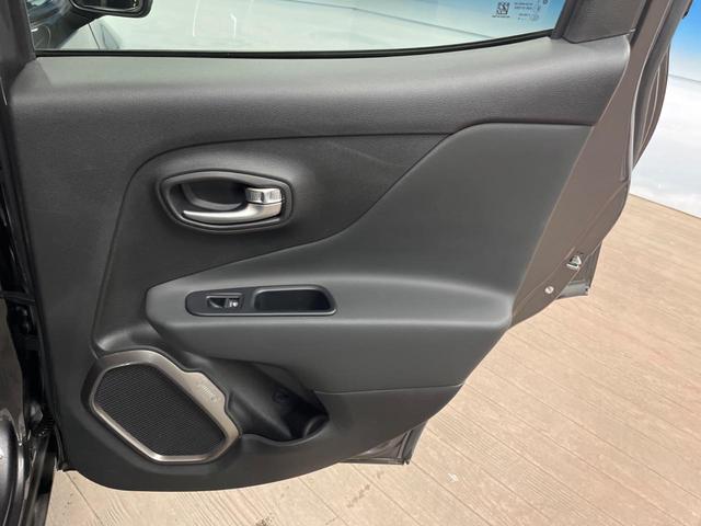 ジープ・レネゲード リミテッド　１オーナー　アダプティブクルーズコントロール　レーンアシスト　ブラインドスポットアシスト　黒革シート　シートヒーター　パワーシート　純正ナビ　ＡｐｐｌｅＣａｒＰｌａｙ　フルセグＴＶ　ＬＥＤヘッドライト（34枚目）