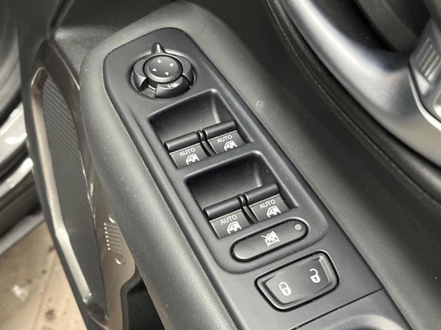 ジープ・レネゲード リミテッド　１オーナー　アダプティブクルーズコントロール　レーンアシスト　ブラインドスポットアシスト　黒革シート　シートヒーター　パワーシート　純正ナビ　ＡｐｐｌｅＣａｒＰｌａｙ　フルセグＴＶ　ＬＥＤヘッドライト（41枚目）