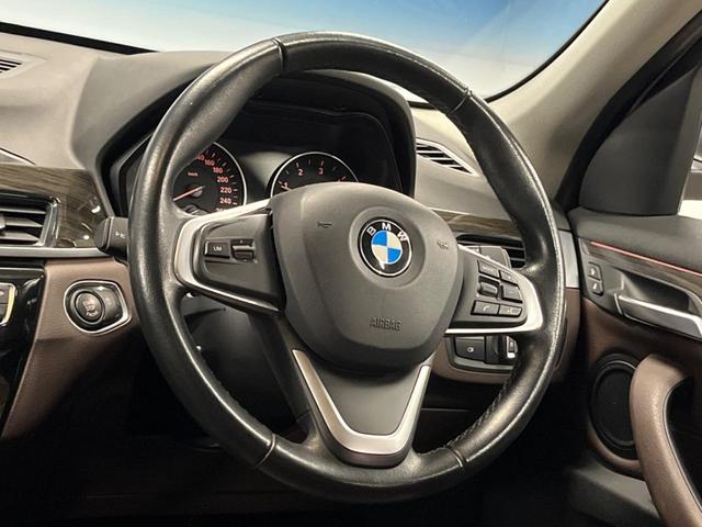 Ｘ１ ｘＤｒｉｖｅ　１８ｄ　ｘライン　ハイラインパッケージ　コンフォートパッケージ　ＯＰ１９インチアルミ　純正ナビ　リアビューカメラ　パークディスタンスコントロール　コンフォートアクセス　ミラーＥＴＣ　ドライビングアシスト　ルーフレール（11枚目）