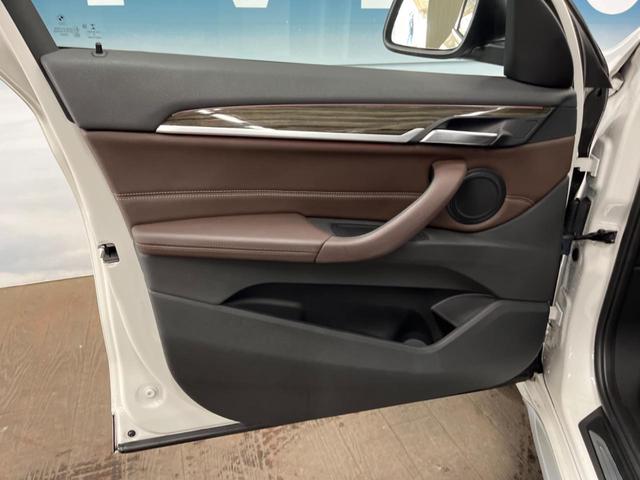Ｘ１ ｘＤｒｉｖｅ　１８ｄ　ｘライン　ハイラインパッケージ　コンフォートパッケージ　ＯＰ１９インチアルミ　純正ナビ　リアビューカメラ　パークディスタンスコントロール　コンフォートアクセス　ミラーＥＴＣ　ドライビングアシスト　ルーフレール（31枚目）