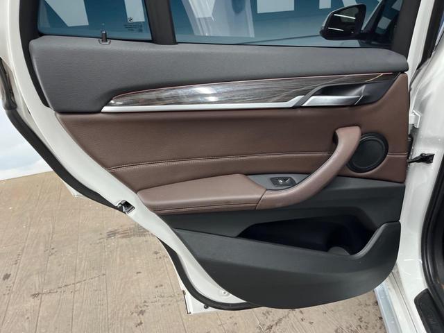 Ｘ１ ｘＤｒｉｖｅ　１８ｄ　ｘライン　ハイラインパッケージ　コンフォートパッケージ　ＯＰ１９インチアルミ　純正ナビ　リアビューカメラ　パークディスタンスコントロール　コンフォートアクセス　ミラーＥＴＣ　ドライビングアシスト　ルーフレール（33枚目）