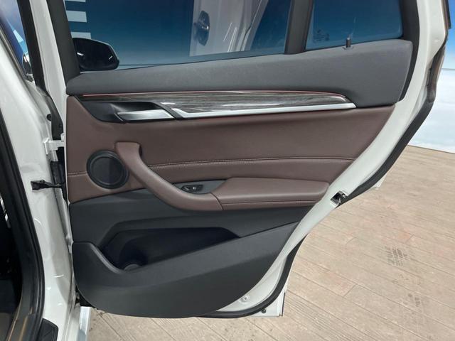 Ｘ１ ｘＤｒｉｖｅ　１８ｄ　ｘライン　ハイラインパッケージ　コンフォートパッケージ　ＯＰ１９インチアルミ　純正ナビ　リアビューカメラ　パークディスタンスコントロール　コンフォートアクセス　ミラーＥＴＣ　ドライビングアシスト　ルーフレール（34枚目）