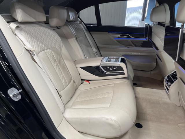 ７シリーズ ７５０Ｌｉ　Ｍスポーツ　リアコンフォートパッケージプラス　サンルーフ　純正ナビ　全周囲カメラ　全席シートヒーター＆ベンチレーション　ｈａｒｍａｎ／ｋａｒｄｏｎ　リアコンフォートシート　マルチディスプレイメーター　ＥＴＣ（10枚目）
