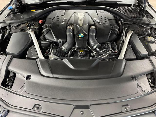 ７シリーズ ７５０Ｌｉ　Ｍスポーツ　リアコンフォートパッケージプラス　サンルーフ　純正ナビ　全周囲カメラ　全席シートヒーター＆ベンチレーション　ｈａｒｍａｎ／ｋａｒｄｏｎ　リアコンフォートシート　マルチディスプレイメーター　ＥＴＣ（19枚目）