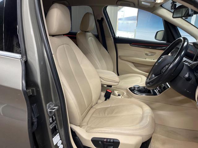 ２シリーズ ２１８ｄアクティブツアラー　ラグジュアリー　パーキングサポートパッケージ　コンフォートパッケージ　純正ナビ　ベージュ革シート　シートヒーター　パワーシート　ルームミラーＥＴＣ　ＬＥＤヘッドランプ　ドライビングアシスト　木目調インパネ　禁煙車（9枚目）