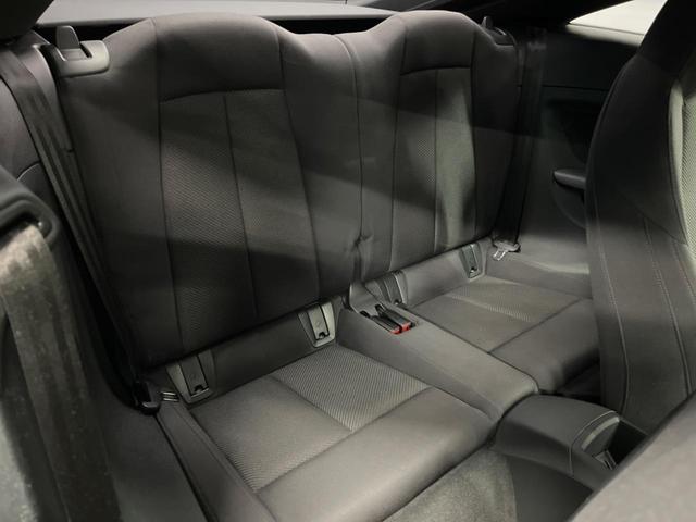 ＴＴクーペ ２．０ＴＦＳＩ　クワトロ　バーチャルコックピット　パーキングシステム　アドバンスドキー　ＬＥＤヘッドランプ　パワーシート　純正１８インチアルミ　ダイナミックターンインジケーター　革巻きステアリング　オートエアコン　ＥＴＣ（10枚目）