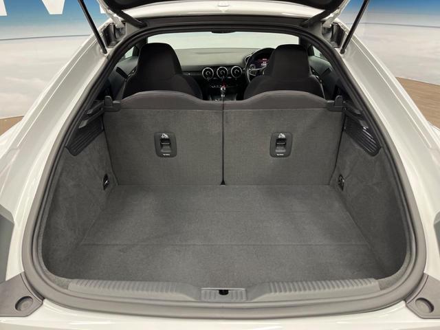 ＴＴクーペ ２．０ＴＦＳＩ　クワトロ　バーチャルコックピット　パーキングシステム　アドバンスドキー　ＬＥＤヘッドランプ　パワーシート　純正１８インチアルミ　ダイナミックターンインジケーター　革巻きステアリング　オートエアコン　ＥＴＣ（12枚目）