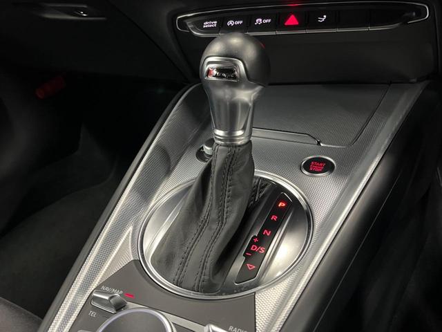 ＴＴクーペ ２．０ＴＦＳＩ　クワトロ　バーチャルコックピット　パーキングシステム　アドバンスドキー　ＬＥＤヘッドランプ　パワーシート　純正１８インチアルミ　ダイナミックターンインジケーター　革巻きステアリング　オートエアコン　ＥＴＣ（42枚目）