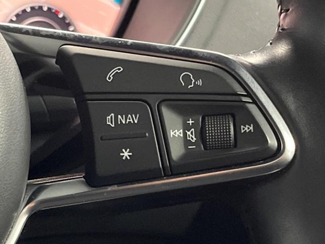 ＴＴクーペ ２．０ＴＦＳＩ　クワトロ　バーチャルコックピット　パーキングシステム　アドバンスドキー　ＬＥＤヘッドランプ　パワーシート　純正１８インチアルミ　ダイナミックターンインジケーター　革巻きステアリング　オートエアコン　ＥＴＣ（46枚目）