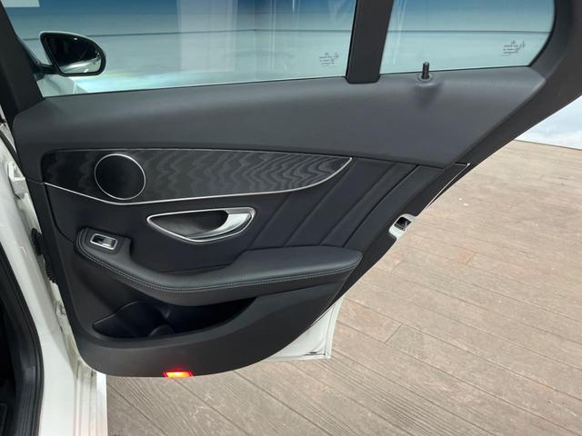 Cクラスステーションワゴン C220d ステーションワゴンローレウスエディション パノラミックスライディングルーフ レーダーセーフティパッケージ 純正ナビ フルセグ バックカメラ 黒革シート シートヒーター パワーシート パワーバックドア LEDヘッドライト LEDフォグライト(32枚目)