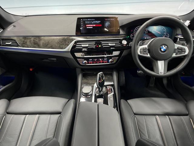 ５シリーズ ５３０ｉ　Ｍスポーツ　セレクトパッケージ　パーキングアシストプラス　ドライビングアシストプラス　純正ナビ　フルセグ　黒革シート　シートヒーター　パワーシート　パワーバックドア　ＬＥＤヘッドライト　ＬＥＤフォグライト　ＥＴＣ（2枚目）