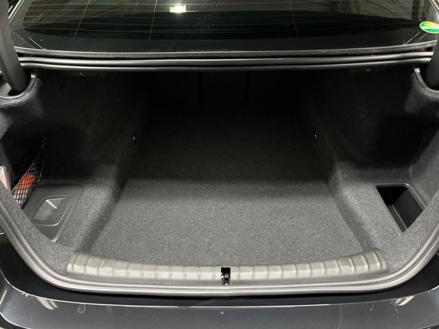 ５シリーズ ５３０ｉ　Ｍスポーツ　セレクトパッケージ　パーキングアシストプラス　ドライビングアシストプラス　純正ナビ　フルセグ　黒革シート　シートヒーター　パワーシート　パワーバックドア　ＬＥＤヘッドライト　ＬＥＤフォグライト　ＥＴＣ（12枚目）