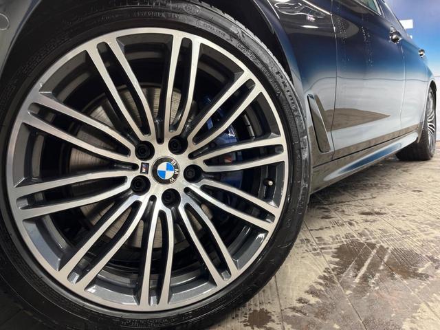 ５シリーズ ５３０ｉ　Ｍスポーツ　セレクトパッケージ　パーキングアシストプラス　ドライビングアシストプラス　純正ナビ　フルセグ　黒革シート　シートヒーター　パワーシート　パワーバックドア　ＬＥＤヘッドライト　ＬＥＤフォグライト　ＥＴＣ（14枚目）