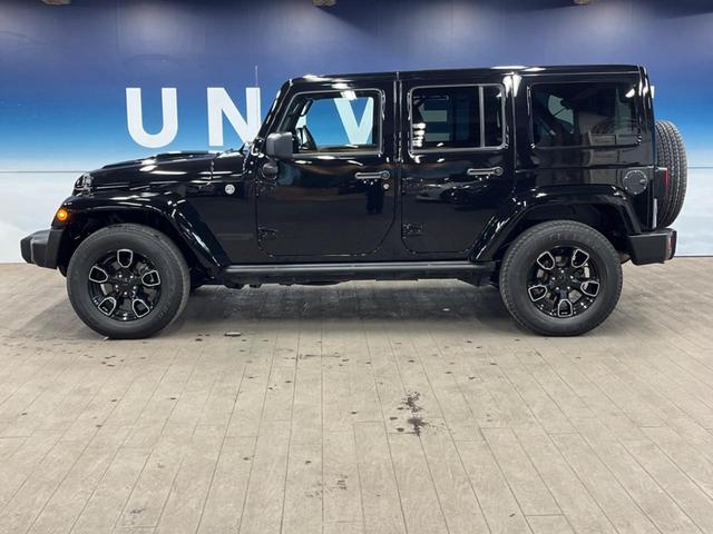 ジープ・ラングラーアンリミテッド サハラ　ナビ　サイド・バックカメラ　黒革シート　シートヒーター　クルーズコントロール　ダウンヒルアシスト　オートエアコン　フォグライト　オートライト　純正１８インチアルミホイール　Ｂｌｕｅｔｏｏｔｈ　ＥＴＣ（25枚目）