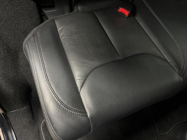 ジープ・ラングラーアンリミテッド サハラ　ナビ　サイド・バックカメラ　黒革シート　シートヒーター　クルーズコントロール　ダウンヒルアシスト　オートエアコン　フォグライト　オートライト　純正１８インチアルミホイール　Ｂｌｕｅｔｏｏｔｈ　ＥＴＣ（29枚目）