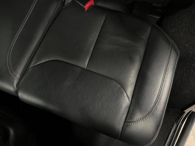 ジープ・ラングラーアンリミテッド サハラ　ナビ　サイド・バックカメラ　黒革シート　シートヒーター　クルーズコントロール　ダウンヒルアシスト　オートエアコン　フォグライト　オートライト　純正１８インチアルミホイール　Ｂｌｕｅｔｏｏｔｈ　ＥＴＣ（30枚目）