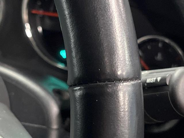 ジープ・ラングラーアンリミテッド サハラ　ナビ　サイド・バックカメラ　黒革シート　シートヒーター　クルーズコントロール　ダウンヒルアシスト　オートエアコン　フォグライト　オートライト　純正１８インチアルミホイール　Ｂｌｕｅｔｏｏｔｈ　ＥＴＣ（39枚目）