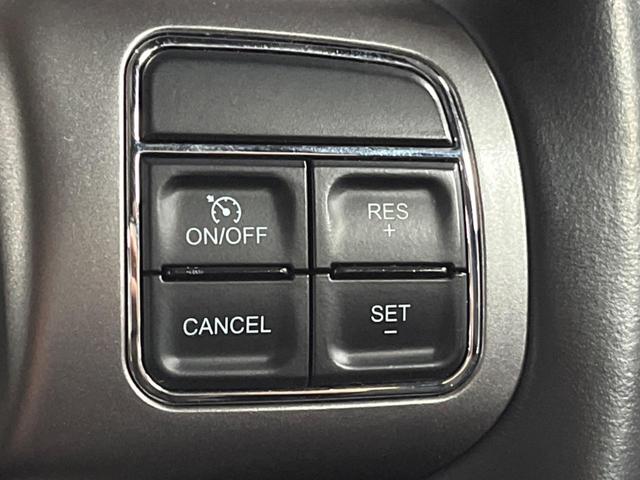 ジープ・ラングラーアンリミテッド サハラ　ナビ　サイド・バックカメラ　黒革シート　シートヒーター　クルーズコントロール　ダウンヒルアシスト　オートエアコン　フォグライト　オートライト　純正１８インチアルミホイール　Ｂｌｕｅｔｏｏｔｈ　ＥＴＣ（50枚目）