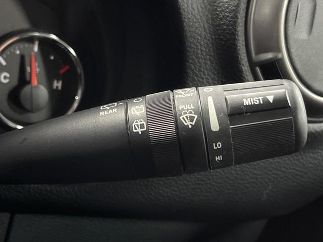 ジープ・ラングラーアンリミテッド サハラ　ナビ　サイド・バックカメラ　黒革シート　シートヒーター　クルーズコントロール　ダウンヒルアシスト　オートエアコン　フォグライト　オートライト　純正１８インチアルミホイール　Ｂｌｕｅｔｏｏｔｈ　ＥＴＣ（52枚目）