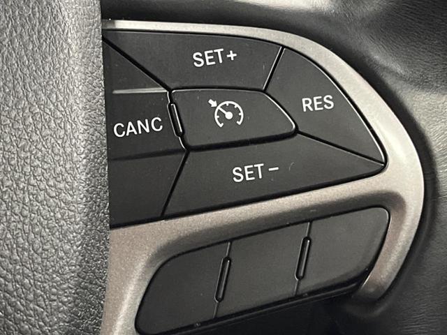 ジープ・グランドチェロキー アルティテュード 純正ナビ 地デジ リアビューカメラ 革/スエードコンビシート 純正20インチブラック塗装アルミ HIDヘッドランプ パワーシート シートヒーター スマートキー ETC(6枚目)