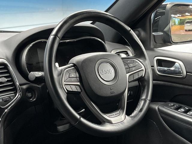 ジープ・グランドチェロキー アルティテュード 純正ナビ 地デジ リアビューカメラ 革/スエードコンビシート 純正20インチブラック塗装アルミ HIDヘッドランプ パワーシート シートヒーター スマートキー ETC(12枚目)