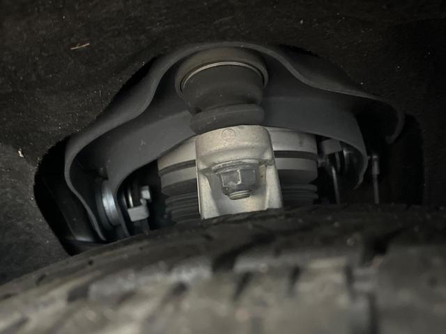 ジープ・グランドチェロキー アルティテュード 純正ナビ 地デジ リアビューカメラ 革/スエードコンビシート 純正20インチブラック塗装アルミ HIDヘッドランプ パワーシート シートヒーター スマートキー ETC(21枚目)