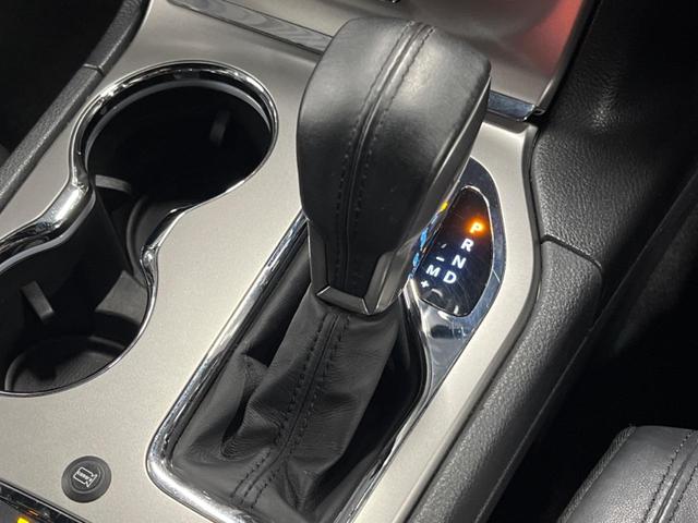 ジープ・グランドチェロキー アルティテュード 純正ナビ 地デジ リアビューカメラ 革/スエードコンビシート 純正20インチブラック塗装アルミ HIDヘッドランプ パワーシート シートヒーター スマートキー ETC(51枚目)