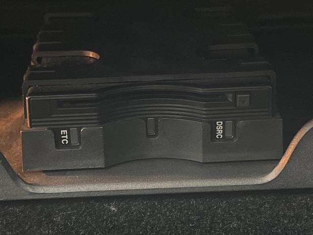 ジープ・グランドチェロキー アルティテュード 純正ナビ 地デジ リアビューカメラ 革/スエードコンビシート 純正20インチブラック塗装アルミ HIDヘッドランプ パワーシート シートヒーター スマートキー ETC(60枚目)