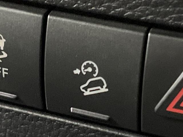 ジープ・ラングラーアンリミテッド スポーツ クルーズコントロール SDナビ フルセグTV Bluetooth ブラックハードトップ 禁煙車 純正17インチアルミ オートエアコン LEDヘッドライト フロントリアフォグランプ ETC(6枚目)