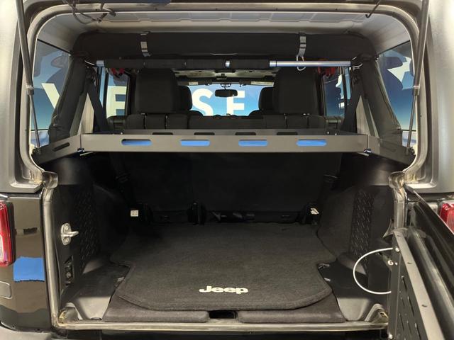 ジープ・ラングラーアンリミテッド スポーツ クルーズコントロール SDナビ フルセグTV Bluetooth ブラックハードトップ 禁煙車 純正17インチアルミ オートエアコン LEDヘッドライト フロントリアフォグランプ ETC(10枚目)