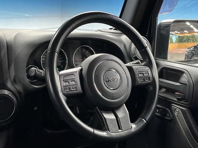ジープ・ラングラーアンリミテッド スポーツ クルーズコントロール SDナビ フルセグTV Bluetooth ブラックハードトップ 禁煙車 純正17インチアルミ オートエアコン LEDヘッドライト フロントリアフォグランプ ETC(11枚目)