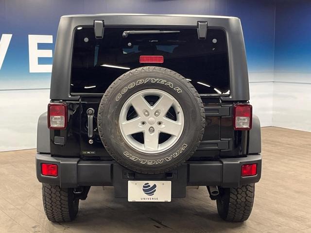 ジープ・ラングラーアンリミテッド スポーツ クルーズコントロール SDナビ フルセグTV Bluetooth ブラックハードトップ 禁煙車 純正17インチアルミ オートエアコン LEDヘッドライト フロントリアフォグランプ ETC(15枚目)