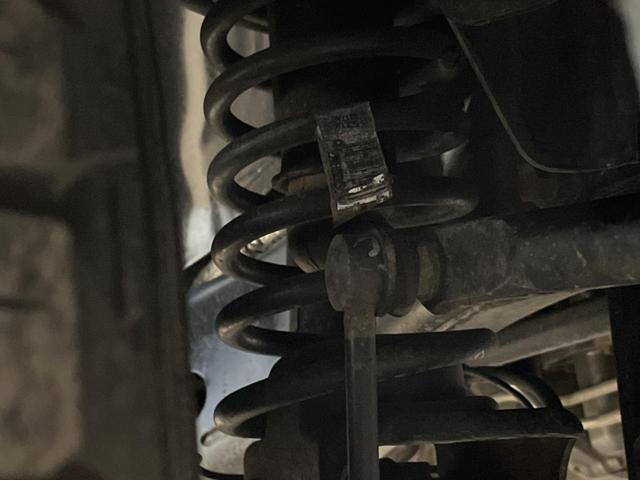 ジープ・ラングラーアンリミテッド スポーツ クルーズコントロール SDナビ フルセグTV Bluetooth ブラックハードトップ 禁煙車 純正17インチアルミ オートエアコン LEDヘッドライト フロントリアフォグランプ ETC(19枚目)