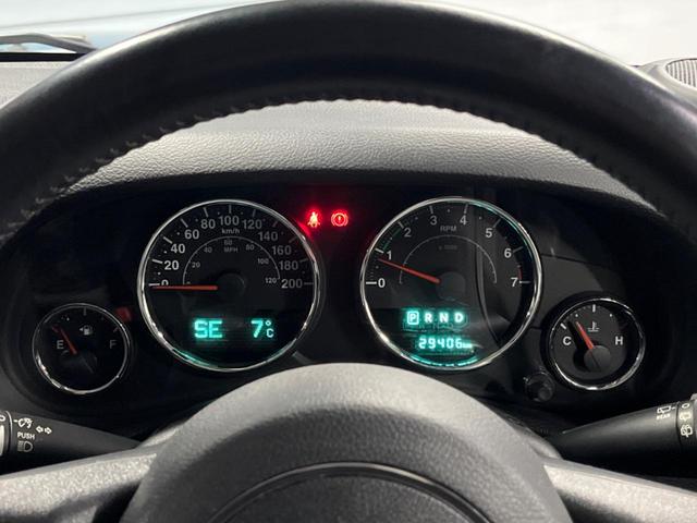 ジープ・ラングラーアンリミテッド スポーツ クルーズコントロール SDナビ フルセグTV Bluetooth ブラックハードトップ 禁煙車 純正17インチアルミ オートエアコン LEDヘッドライト フロントリアフォグランプ ETC(45枚目)