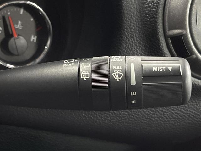 ジープ・ラングラーアンリミテッド スポーツ クルーズコントロール SDナビ フルセグTV Bluetooth ブラックハードトップ 禁煙車 純正17インチアルミ オートエアコン LEDヘッドライト フロントリアフォグランプ ETC(47枚目)
