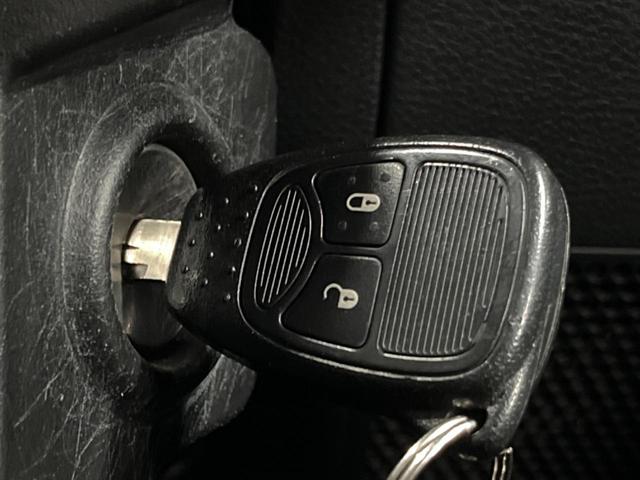 ジープ・ラングラーアンリミテッド スポーツ クルーズコントロール SDナビ フルセグTV Bluetooth ブラックハードトップ 禁煙車 純正17インチアルミ オートエアコン LEDヘッドライト フロントリアフォグランプ ETC(50枚目)