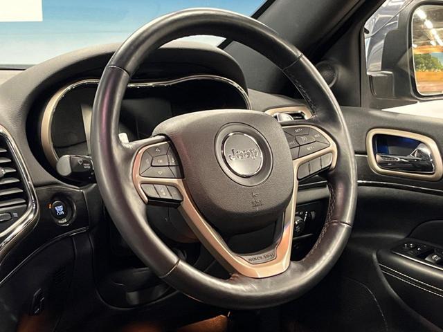 ジープ・グランドチェロキー リミテッド　純正ナビ　フルセグ　フロント・サイド・バックカメラ　エアサスペンション　パークアシスト　黒革シート　シートヒーター　パワーシート　パワーバックドア　オートハイビーム　フォグライト　オートエアコン（12枚目）