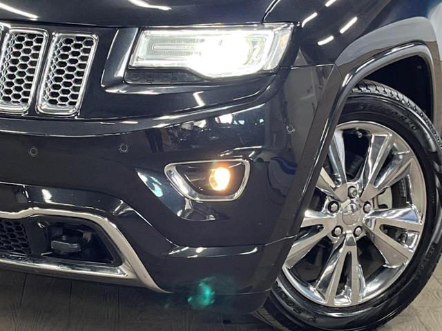 ジープ・グランドチェロキー リミテッド　純正ナビ　フルセグ　フロント・サイド・バックカメラ　エアサスペンション　パークアシスト　黒革シート　シートヒーター　パワーシート　パワーバックドア　オートハイビーム　フォグライト　オートエアコン（13枚目）