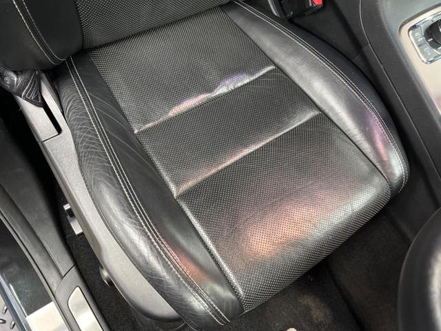 ジープ・グランドチェロキー リミテッド　純正ナビ　フルセグ　フロント・サイド・バックカメラ　エアサスペンション　パークアシスト　黒革シート　シートヒーター　パワーシート　パワーバックドア　オートハイビーム　フォグライト　オートエアコン（27枚目）