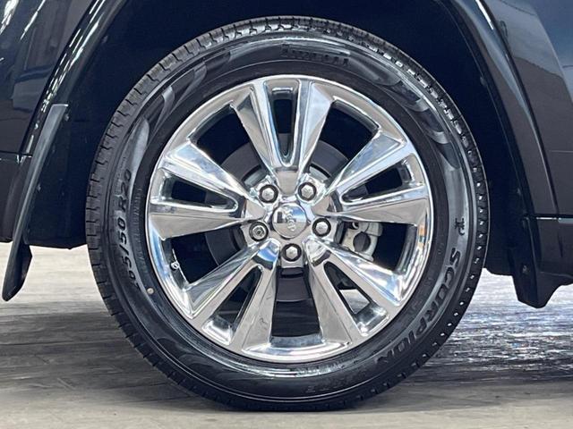 ジープ・グランドチェロキー リミテッド　純正ナビ　フルセグ　フロント・サイド・バックカメラ　エアサスペンション　パークアシスト　黒革シート　シートヒーター　パワーシート　パワーバックドア　オートハイビーム　フォグライト　オートエアコン（33枚目）