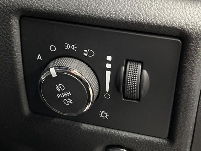 ジープ・グランドチェロキー リミテッド　純正ナビ　フルセグ　フロント・サイド・バックカメラ　エアサスペンション　パークアシスト　黒革シート　シートヒーター　パワーシート　パワーバックドア　オートハイビーム　フォグライト　オートエアコン（54枚目）