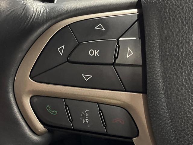 ジープ・グランドチェロキー リミテッド　純正ナビ　フルセグ　フロント・サイド・バックカメラ　エアサスペンション　パークアシスト　黒革シート　シートヒーター　パワーシート　パワーバックドア　オートハイビーム　フォグライト　オートエアコン（58枚目）