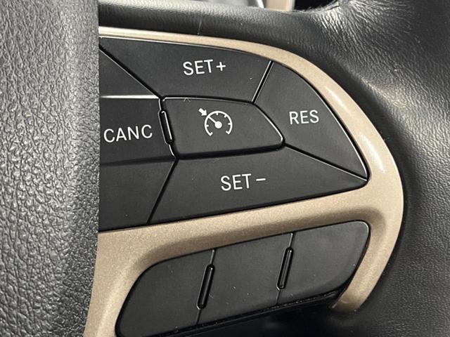 ジープ・グランドチェロキー リミテッド　純正ナビ　フルセグ　フロント・サイド・バックカメラ　エアサスペンション　パークアシスト　黒革シート　シートヒーター　パワーシート　パワーバックドア　オートハイビーム　フォグライト　オートエアコン（59枚目）