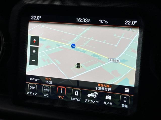 ジープ・ラングラーアンリミテッド サハラ　純正ナビ　フルセグ　バックカメラ　アダプティブクルーズコントロール　ブラインドスポットアシスト　黒革シート　シートヒーター　ＬＥＤヘッドライト　ＬＥＤフォグライト　オートハイビーム　スマートエントリー（4枚目）