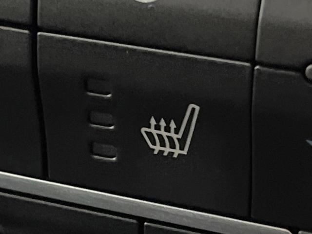 ジープ・ラングラーアンリミテッド サハラ　純正ナビ　フルセグ　バックカメラ　アダプティブクルーズコントロール　ブラインドスポットアシスト　黒革シート　シートヒーター　ＬＥＤヘッドライト　ＬＥＤフォグライト　オートハイビーム　スマートエントリー（7枚目）