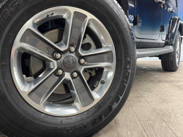 ジープ・ラングラーアンリミテッド サハラ　純正ナビ　フルセグ　バックカメラ　アダプティブクルーズコントロール　ブラインドスポットアシスト　黒革シート　シートヒーター　ＬＥＤヘッドライト　ＬＥＤフォグライト　オートハイビーム　スマートエントリー（14枚目）