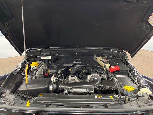 ジープ・ラングラーアンリミテッド サハラ　純正ナビ　フルセグ　バックカメラ　アダプティブクルーズコントロール　ブラインドスポットアシスト　黒革シート　シートヒーター　ＬＥＤヘッドライト　ＬＥＤフォグライト　オートハイビーム　スマートエントリー（19枚目）